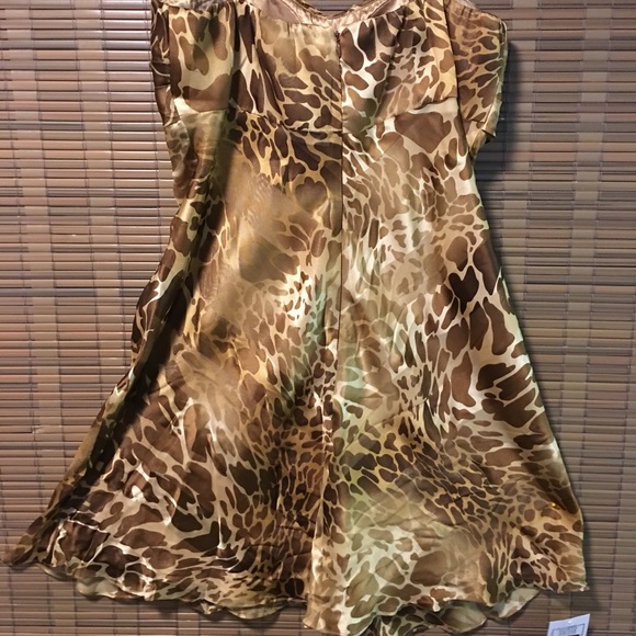 Dress - Picture 4 of 4